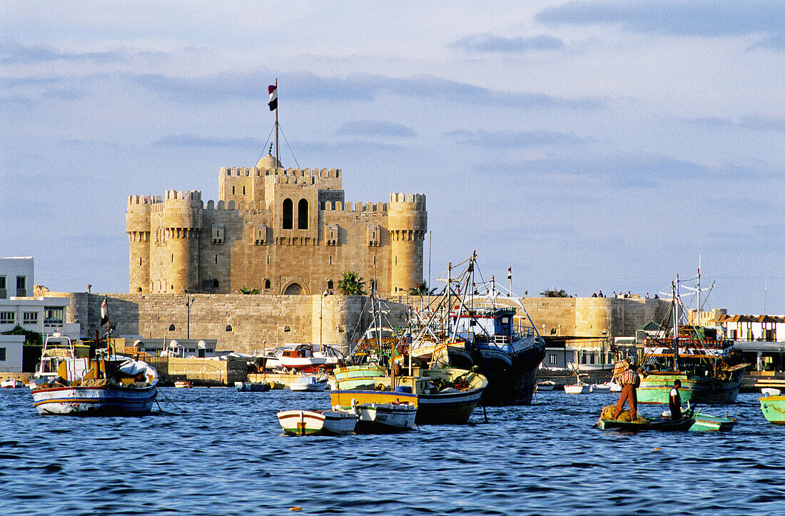 70099001 The Alexandria bay with Quaitbay fortress at back Alexandria Egypt 1
