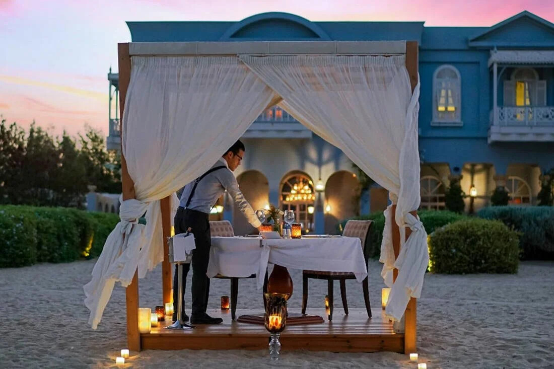 Candlelight dinner arranged for a honeymoon couple in El Gouna