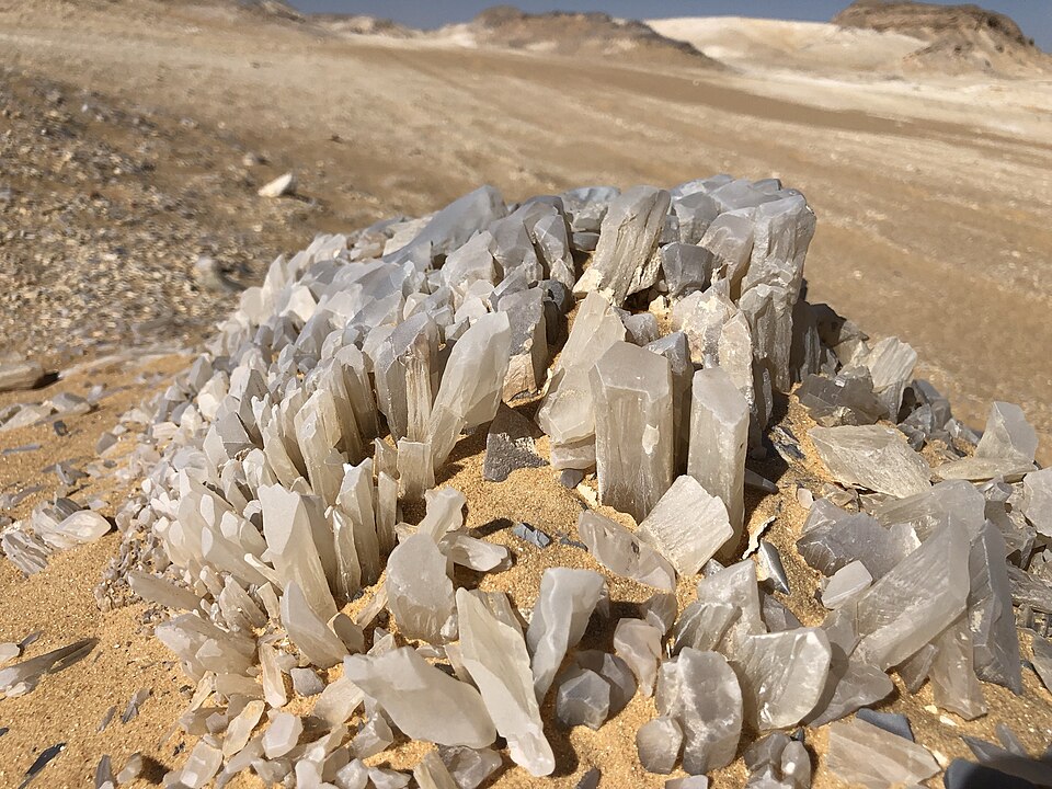 Crystal Mountain between Bahariya and the White Desert